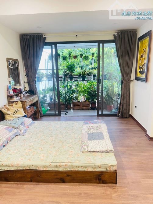 Nhà Đẹp - Lô Góc - Tập Thể Thành Công - Đống Đa - Dt: 75m2/2PN*bán 5,8 tỷ - 5