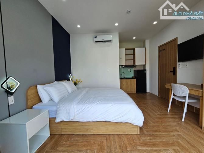 Bán khách sạn hầm 5 tầng VIP Nguyễn Gia Trí cho thuê 300 triệu/tháng ngang 8M x 25M - 5