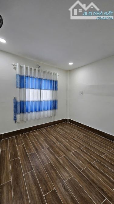 SÁT MẶT TIỀN HẺM NGANG 4M  TRUNG TÂM Q4  DIỆN TÍCH SD 42 M2  HƠN 1,5 TỶ SỔ HỒNG - 5