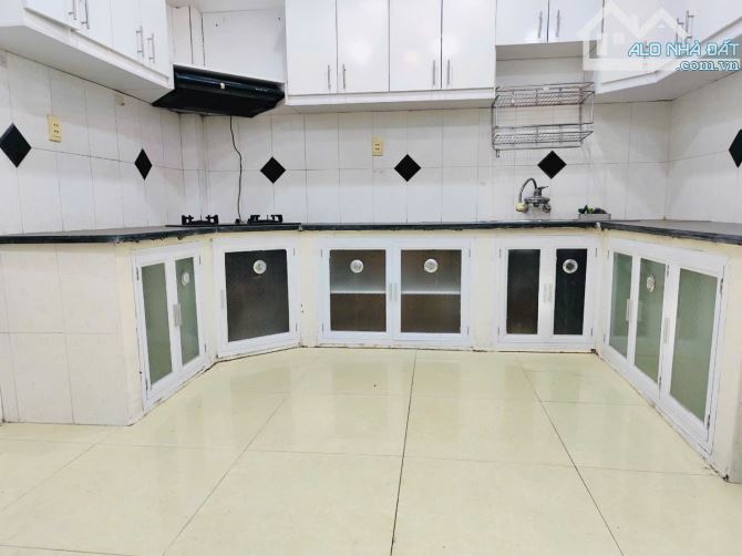 Bán Nhà Hóc Môn- 101M2(6 x18)- 3Tầng - HXH- Chỉ4,2 Tỷ. - 5