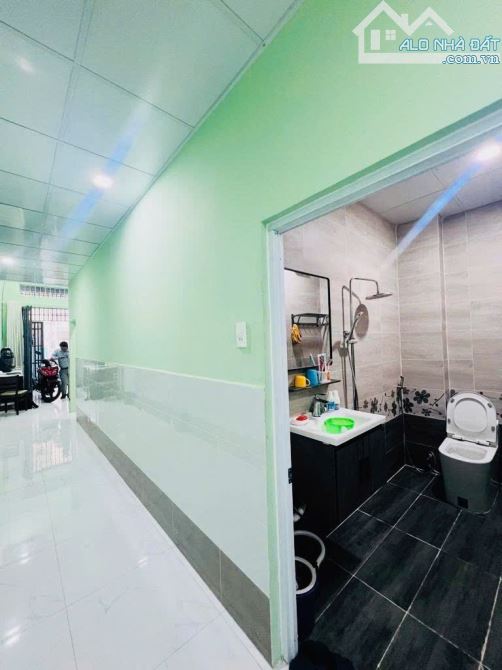 Cần bán gấp nhà 73m2(4x18)x2,hẻm 10m, hương lộ 2, btđA, bình tân, shr, chỉ 5.3 tỷ TL - 5