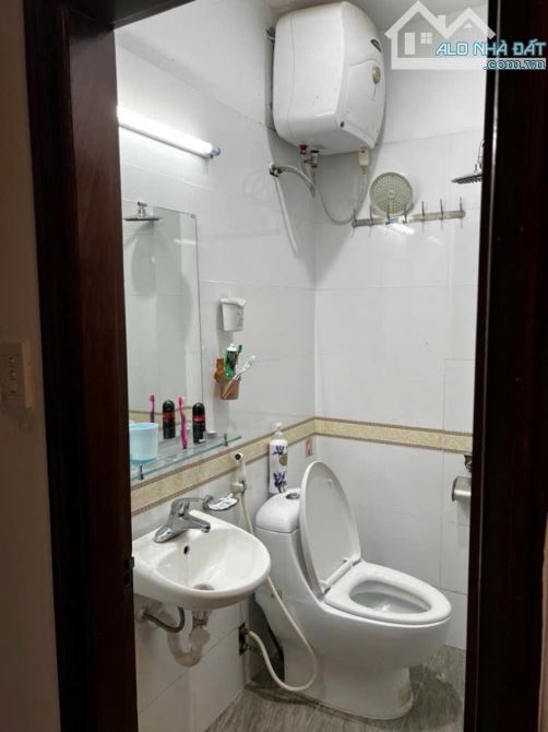 Bán gấp nhà riêng 30m 5 tầng 3ngủ Phố Yên Hoà Cầu Giấy Hà Nội .giá 7.7tỷ - 6
