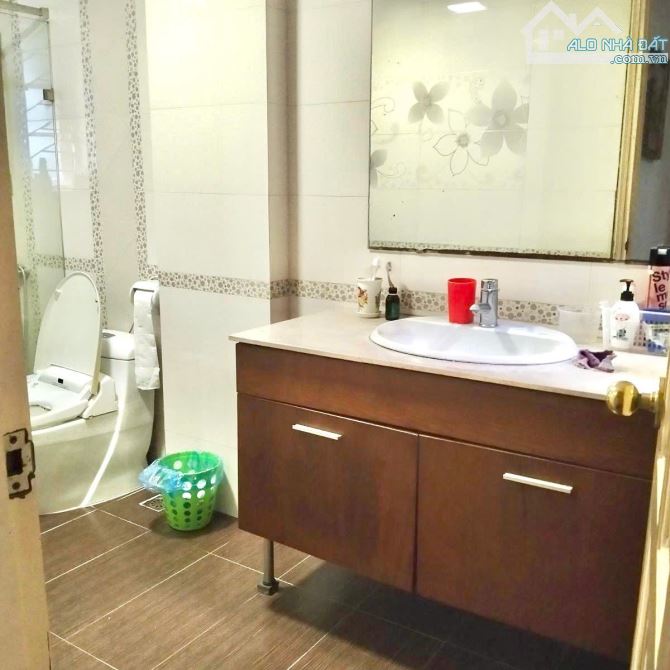 BÁN Nhà Sân Vườn Hoa Lư, HAI BÀ TRƯNG, 90M2 X 4 TẦNG, LÔ GÓC 2 THÁNG, MẶT TIỀN 9M - 5