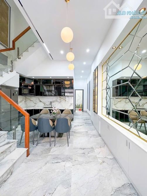BÁN NHÀ 1T2L đúc mới, HIỆN ĐẠI Nội Thất TUYỆT ĐẸP, sổ Hồng hoàn chỉnh - 6