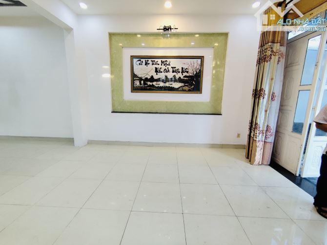 Bán Nhà Hóc Môn - 101M2 ( 6 x 18 ) - 3Tầng - HXH -  Chỉ 4,2Tỷ. - 6