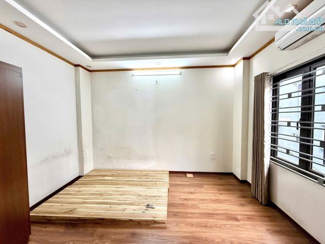 CẦN BÁN NHÀ NGÕ 44 TRẦN THÁI TÔNG - DT 30M2 - 5 TẦNG - MT 6.8M - GIÁ 7.5 TỶ - 6