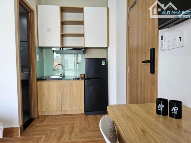 Bán khách sạn hầm 5 tầng VIP Nguyễn Gia Trí cho thuê 300 triệu/tháng ngang 8M x 25M - 6