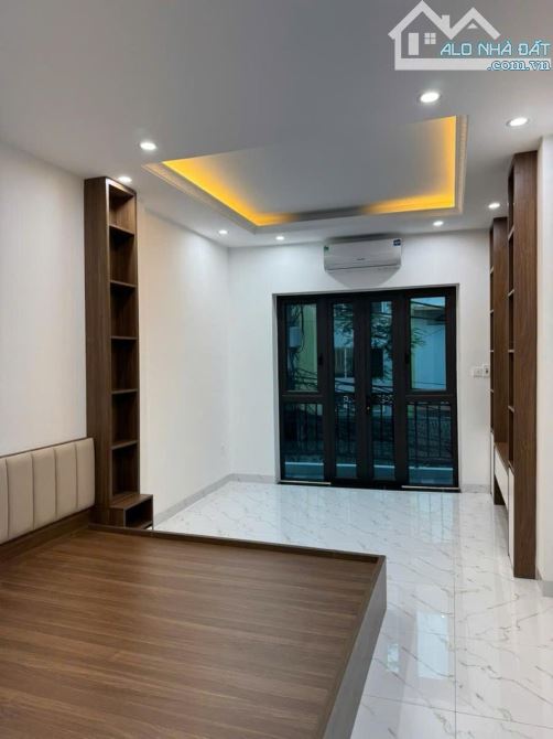 VĨNH HƯNG – HOÀNG MAI | LÔ GÓC 3 THOÁNG | 40m² – 5 TẦNG – THANG MÁY – MẶT TIỀN RỘNG - 6