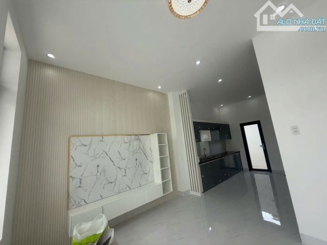NHÀ TRỆT LẦU ĐƯỜNG XE 7 CHỖ HẺM SAU BẾN XE BẾN TRE - 6
