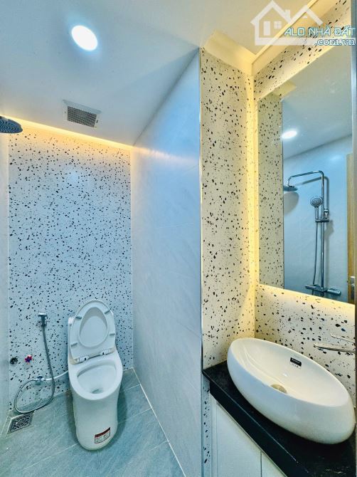 Bán Nhà Phú Nhuận - Nhà 2 Tầng - ~40m2 - Full Nội Thất - Nhỉnh 5 Tỷ TL - 6