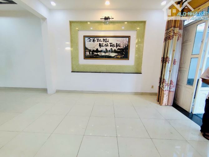 Bán Nhà Hóc Môn- 101M2(6 x18)- 3Tầng - HXH- Chỉ4,2 Tỷ. - 6