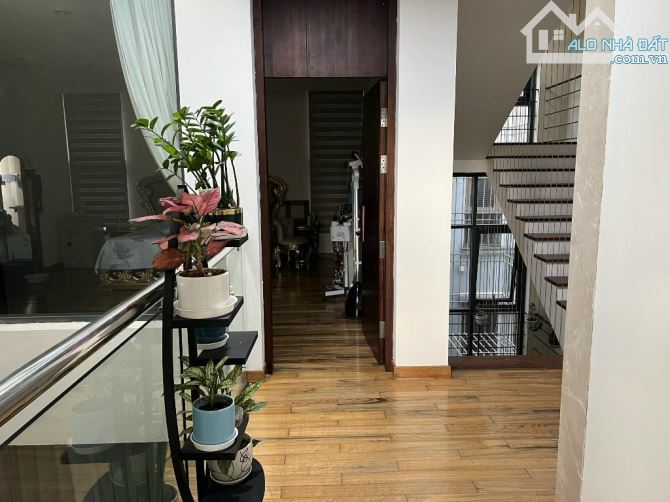 Biệt thự Hoàng Quán Chi - Công Viên Cầu Giấy - Đường To hơn Phố - 340m2 - MT 18m - 100 tỷ - 7