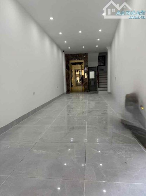 BÁN GẤP NHÀ 50M2 6 TẦNG THANG MÁY MỚI KOONG - KHU PHÂN LÔ Ô TÔ TRÁNH KINH DOANH PHỐ LẠC TR