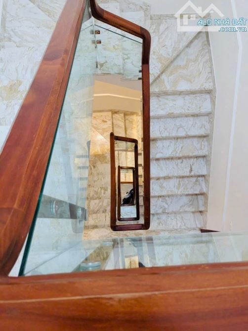 💥NGAY CHỢ PHẠM VĂN BẠCH - Ô TÔ ĐỖ CỬA - 4 TẦNG KIÊN CỐ - DT 4.5M x 15M - NỘI THẤT CAO - 7