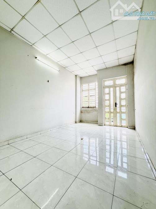 Bán Nhà Mặt Tiền Hóc Môn -105 M2 (7x15 ) - 2Tầng - Đường nhựa 8m  -  Chỉ 4,35Tỷ. - 7