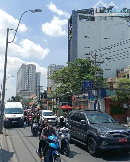 MẶT TIỀN LÔ GÓC NGUYỄN XÍ, BÌNH THẠNH: Đang cho Highlands Thuê, DT 115m², Giá Chỉ 24.7 Tỷ! - 7