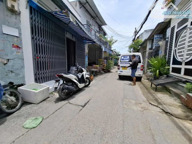 Bán gấp nhà 58m2 2 tầng 3 phòng - hẻm 5m thông - nở hậu - bình tân kế tân phú qua tân ình - 7