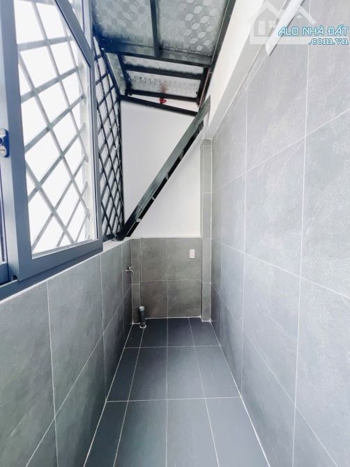 BÁN NHÀ ĐẸP MỚI XÂY KHU VIP ĐƯỜNG SỐ 4 TẤM Q4 XE HƠI ĐỖ CỬA 5PN GIÁ 11T5 TL SÁT MT - 7