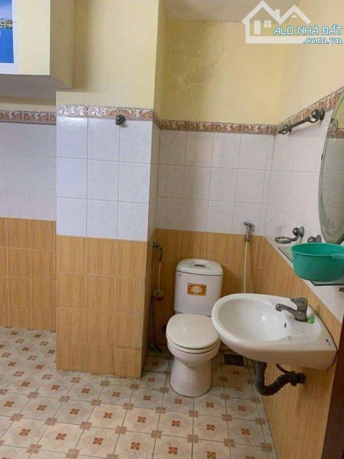 Cho thuê nhà 3 tầng gần đại lộ Hoà Bình có sân rộng 15 triệu - 7
