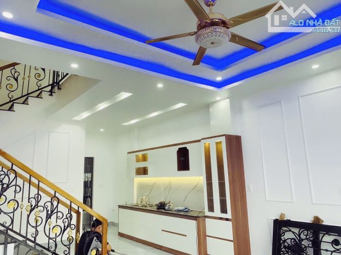 Nhà 3 tầng Tân Cổ Điển Phú Thượng Cạnh chợ giá 2.9x tỷ - 7