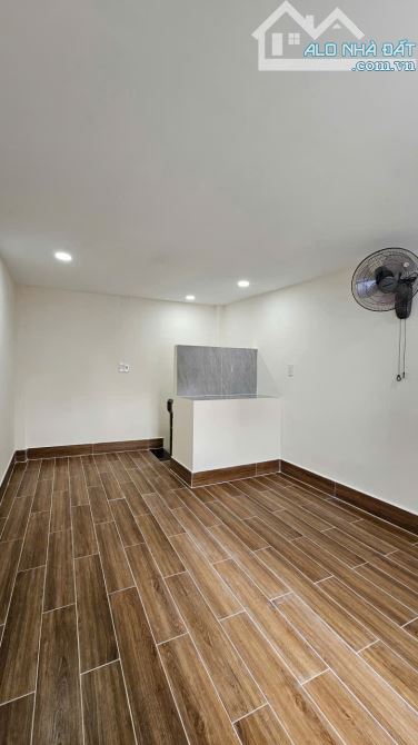 SÁT MẶT TIỀN HẺM NGANG 4M  TRUNG TÂM Q4  DIỆN TÍCH SD 42 M2  HƠN 1,5 TỶ SỔ HỒNG - 7