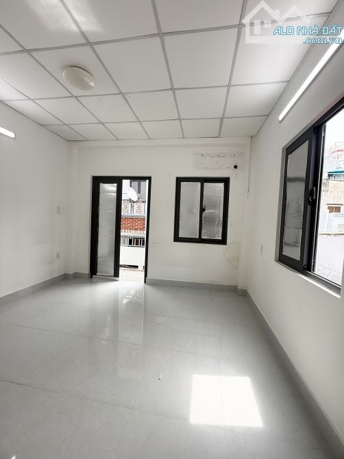 MINH PHỤNG QUẬN 11, HẺM NHỰA 8M, 1 TRỤC THẲNG DT GẦN 40M2, 3 TẦNG - 9