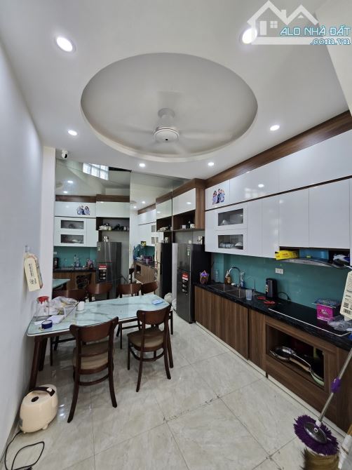 Bán nhà Hồ Tùng Mậu, Bắc Từ Liêm 30m2, 5 tầng, mặt tiền 3.9m, giá 9.2 tỷ - 8