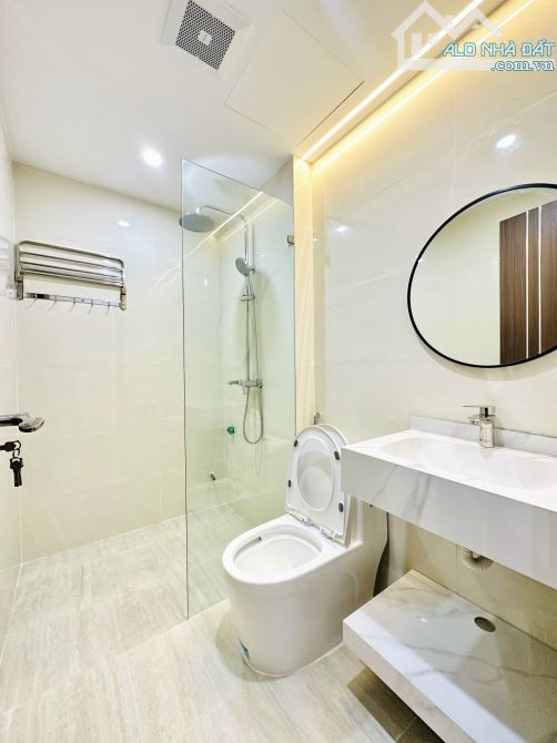 bán căn độc lập sân cổng riêng gần hồ sen - 8