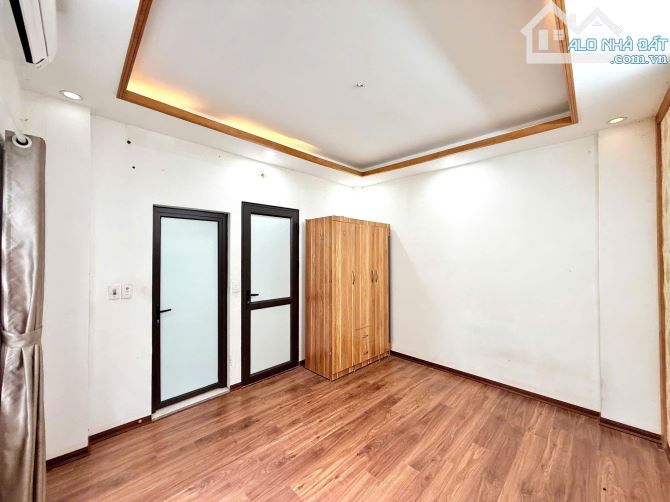 CẦN BÁN NHÀ NGÕ 44 TRẦN THÁI TÔNG - DT 30M2 - 5 TẦNG - MT 6.8M - GIÁ 7.5 TỶ - 8