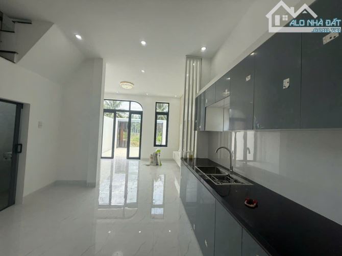 NHÀ TRỆT LẦU ĐƯỜNG XE 7 CHỖ HẺM SAU BẾN XE BẾN TRE - 8