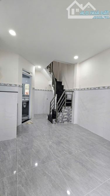 SÁT MẶT TIỀN HẺM NGANG 4M  TRUNG TÂM Q4  DIỆN TÍCH SD 42 M2  HƠN 1,5 TỶ SỔ HỒNG - 8