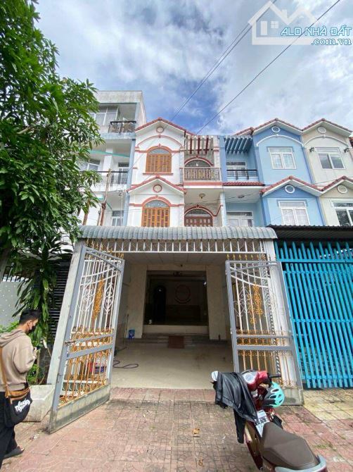 Cho thuê nhà 3 tầng khu Cồn Khương tiện văn phòng 12 triệu - 9