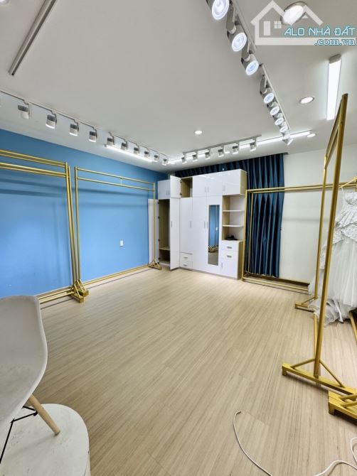 MẶT TIỀN KINH DOANH HẺM TRƯỜNG SA - THÔNG HUỲNH VĂN BÁNH ~ 90m2 - 5TẦNG BTCT - MỚI ĐẸP - C - 9