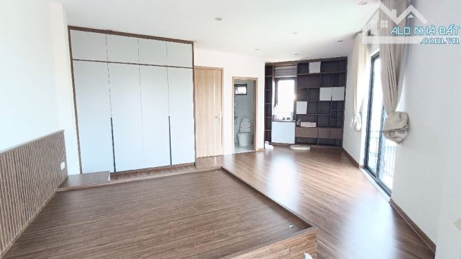💥gara oto 7 chỗ - thang máy nhập khẩu - 50m2 X 5 tầng lô góc Thạch Bàn - 6.69 tỉ💥 - 9