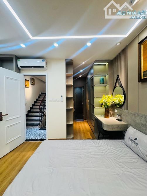 Bán Nhà Khương Đình 43m² – 5 Tầng – Nội Thất Tiền Tỷ – 8.95 Tỷ - 9