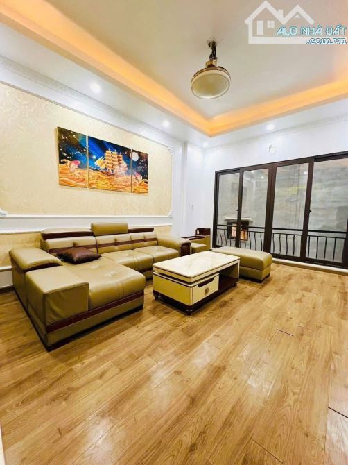 Bán nhà phố Trần Thái Tông, 30m2, 5 tầng, MT 5m, 20m ra ô tô, chỉ 7,5 tỷ (cực hiếm) - 9