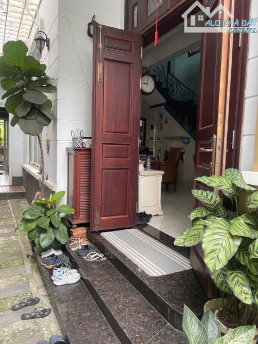BIỆT THỰ SÂN VƯỜN NGAY VINCOM LÊ VĂN VIỆT – DT 210M², NỞ HẬU - 9