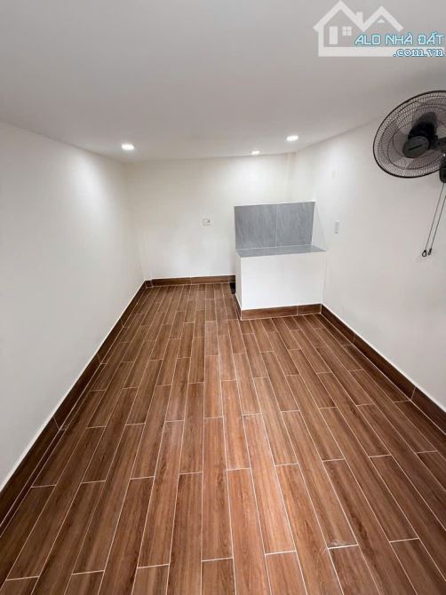 SÁT MẶT TIỀN HẺM NGANG 4M  TRUNG TÂM Q4  DIỆN TÍCH SD 42 M2  HƠN 1,5 TỶ SỔ HỒNG - 9