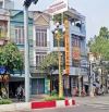 BÁN NHÀ 1 TRỆT 2 LẦU – MẶT TIỀN NGUYỄN ÁI QUỐC 📍 Ngay ngã 4 Cổng 2 Sân Bay