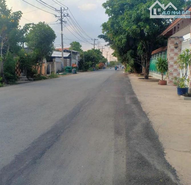Bán đất tặng Nhà-2 mặt tiền đường Âu cơ-Tuyên Quang-Lâm Đồng-250m2+270m2