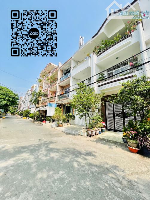 Mặt tiền gần Nhà thờ PhaoLô - 4 tầng - 5m x 20m - 5PN - View công viên