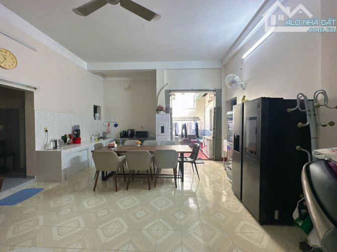 Giá rẻ 11,5 tỷ. Bán nhà 1 trệt 1 lầu khu cư xá Phúc Hải P. Tân Phong. 12x22,5m 270m.
