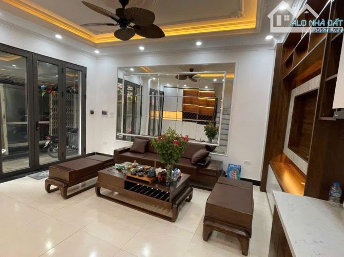 Bán Nhà Trung Tâm Hồ Tây Giá Rẻ DT 40m2×4Tầng Mặt Ngõ Thụy Khuê Thông Kinh Doanh