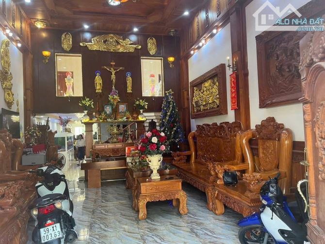 Bán Biệt Thự mini gần Chợ Thái Bình, Giáo Xứ Tiên Chu, Tân Hòa, Biên Hòa, 240m2, giá 6 tỷ.