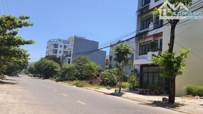 BÁN GẤP ĐẤT ĐƯỜNG CHÍNH HỮU NGANG 7.2M 295M2 VUÔNG VỨT CỰC KÌ TIỀM NĂNG CHỈ 130TR M2