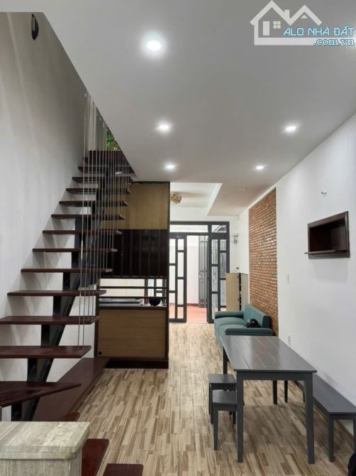 🔥 1 CĂN RA MT HUỲNH VĂN BÁNH, 50m2, 2 TẦNG, 2 PN, 2WC. GIÁ : 9,3 tỷ 🔥