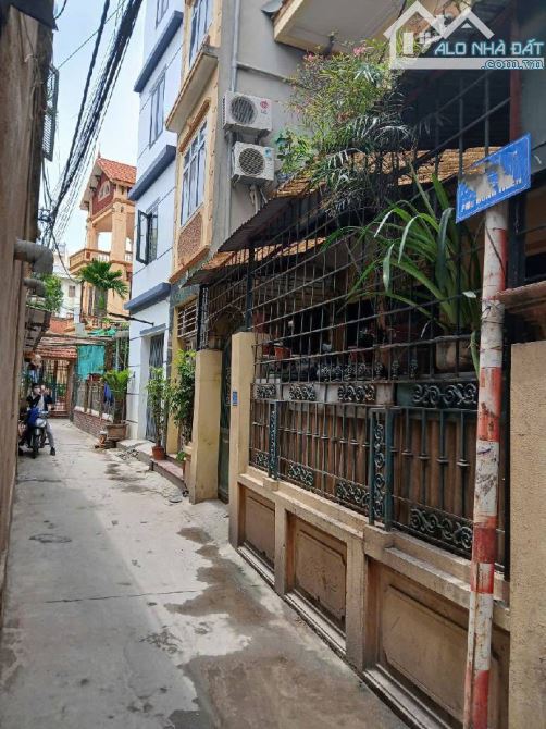 ĐÔNG THIÊN , DÂN XÂY OTO ĐẬU CỬA NGÕ THÔNG THOÁNG GIÁ 7 TỶ