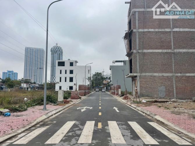 63m2 đất TĐC Cây Đa tuyến 2 Bạch Thái Bưởi - Cạnh công viên cây xanh - Đông Nam