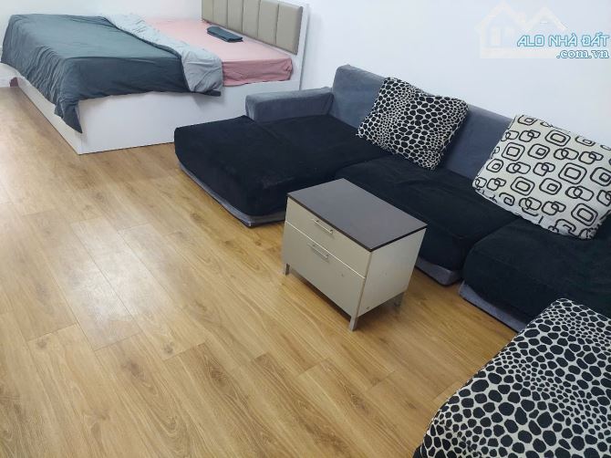 Cho thuê căn hộ tập thể Tầng 4 ngõ 91 Nguyễn Chí Thanh, Đống Đa. Giá: 7.5tr