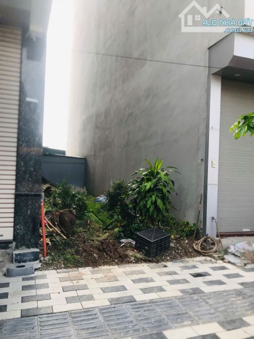 TĐC XUÂN NỘN - ĐÔNG ANH VỈA HÈ VÀI LÀN Ô TÔ TRÁNH TRỤC KINH DOANH ĐỈNH